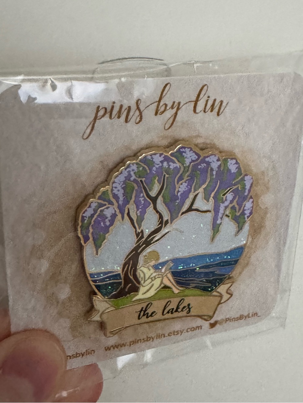 Pinsbylin The Lakes Pin
